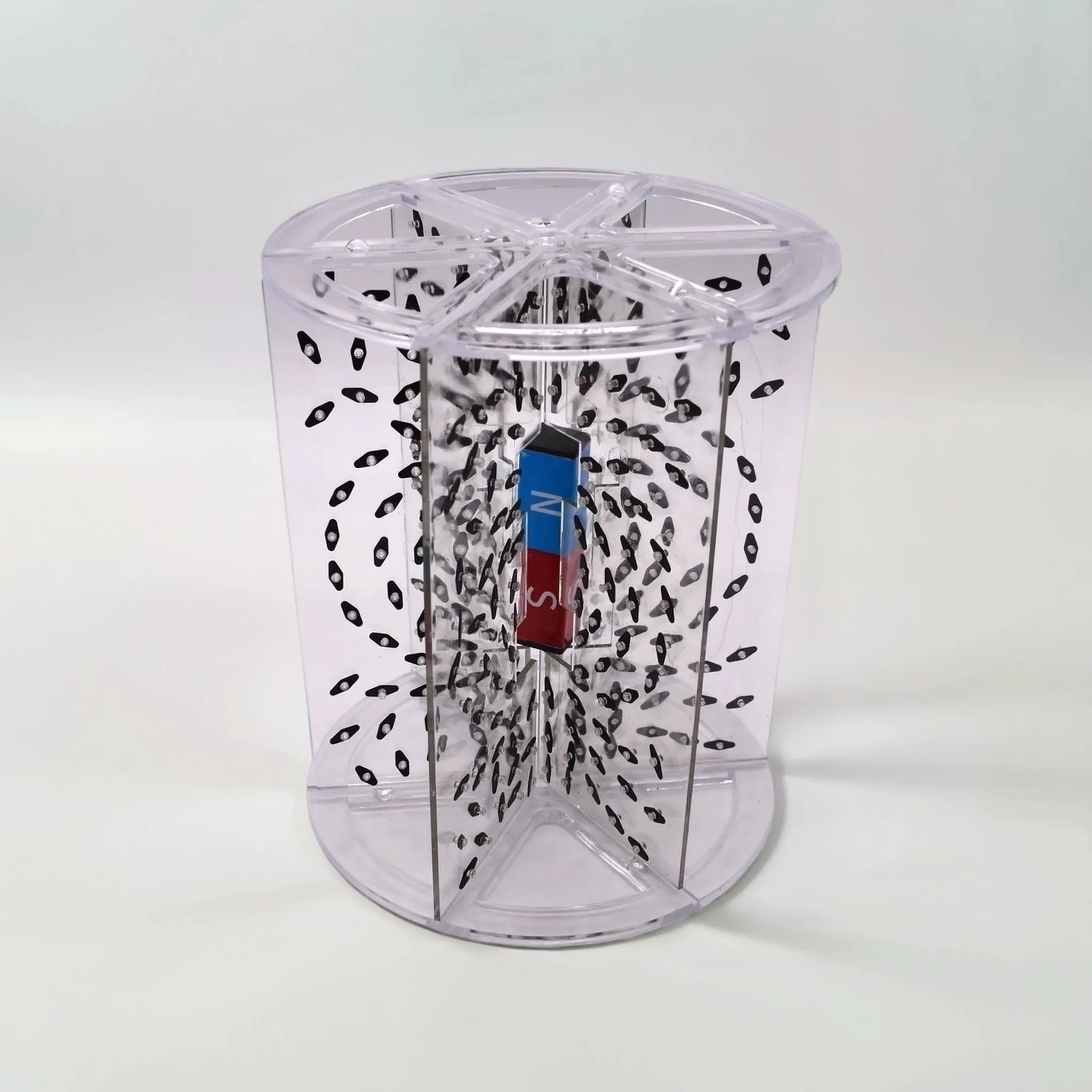 Модель для демонстрации в объеме линий магнитного поля