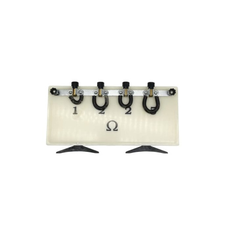 Набор резисторов на панели (магазин сопротивлений)