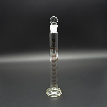 Цилиндр мерный стеклянный 2-50-2, с притертой пробкой Цилиндр мерный стеклянный 2-50-2, с притертой пробкой