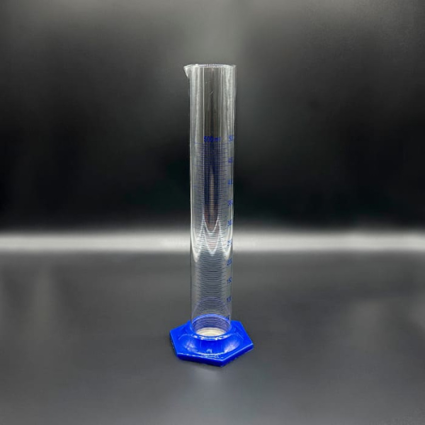 Цилиндр мерный стеклянный 3-500, пласт. основание, с носиком