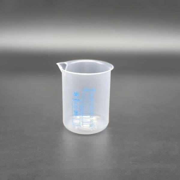 Стакан низкий 100 мл с носиком и шкалой, ПП Стакан низкий 100 мл с носиком и шкалой, ПП