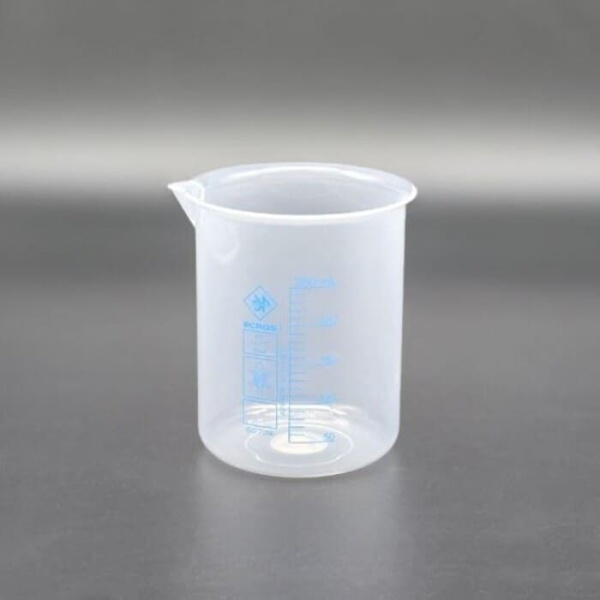 Стакан низкий 250 мл с носиком и шкалой, ПП Стакан низкий 250 мл с носиком и шкалой, ПП