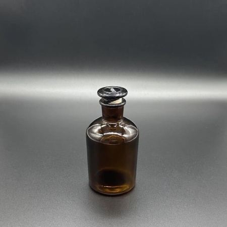 Банка под реактивы из темного стекла с притертой пробкой 250 мл