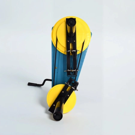 Прибор для изучения вращательного движения (центрифуга)