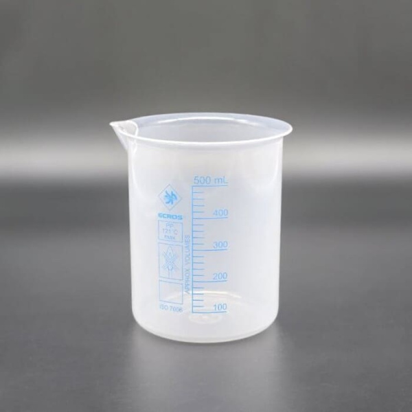 Стакан низкий 500 мл с носиком и шкалой, ПП Стакан низкий 500 мл с носиком и шкалой, ПП