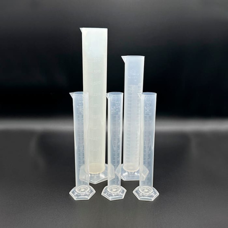 Комплект мерных цилиндров пластиковых Комплект мерных цилиндров пластиковых