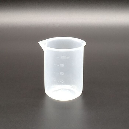 Стакан 100 мл с носиком и шкалой, ПП